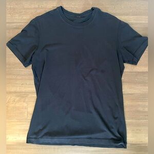 Men’s black 5 year basic tee lululemon worn Size L